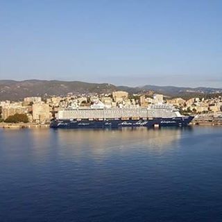 Mein Schiff 5 in Palma de Maiorca, shotted by the Harmony of the Seas#meinschiff5 #tuicruises #harmonyoftheseas #medcruise #crazycruisesonboard #cruise #cruises #crociera #crociere #happy #instacrazys #travelgram #instacruiser #picoftheday📷...