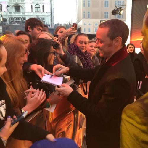 messedup4good:mtllovelygirl:seraphi-don:James McAvoy  and sister Joy at the London premiere of The M