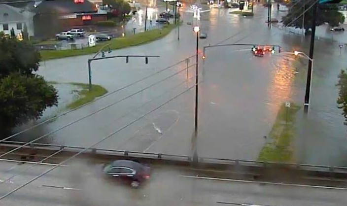xangoblazedifiyah:  tontonmichel:  the-lonely-one96:  almalexias:  Louisiana is experiencing
