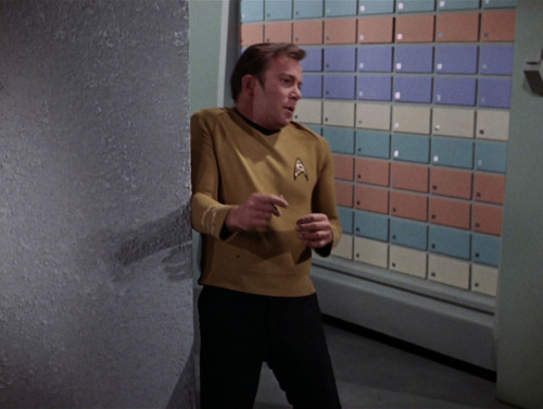 classictrek: Let us take a moment from our busy lives to appreciate William Shatner’s facial e