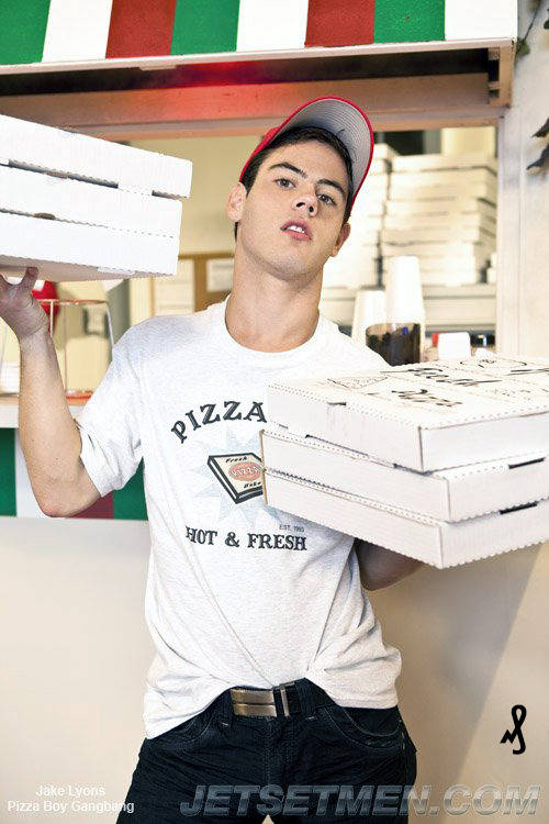 hotgaymeninuniform:  http://hotgaymeninuniform.tumblr.com/ 