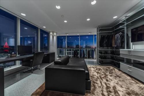 Edmonton Oiler’s Owner Daryl Katz Lists $38M Penthouse Condo in Vancouver.