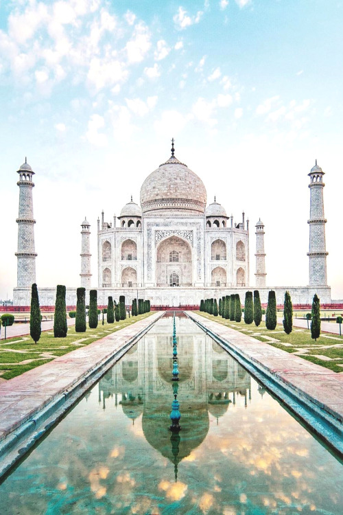 lsleofskye:Taj Mahal | nomadicfare