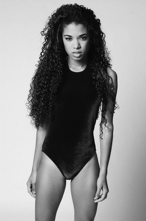 the-luscious-curlbombs:  Check our blog, for the dopest curls: http://the-luscious-curlbombs.tumblr.com/