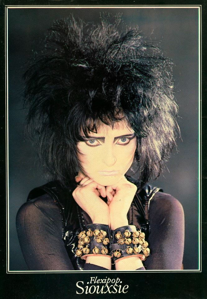 sowhatifiliveinjapan:  Siouxsie (Siouxsie &amp; The Banshees) from Flexipop (Issue