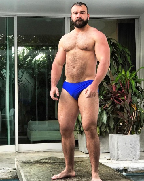 biglegsbigass:Damnnnnnn Follow me on: The world of men View my list of tags, hundred of reason to fo