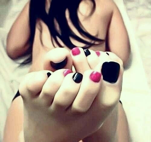 feet-art:  Sexy zehen…