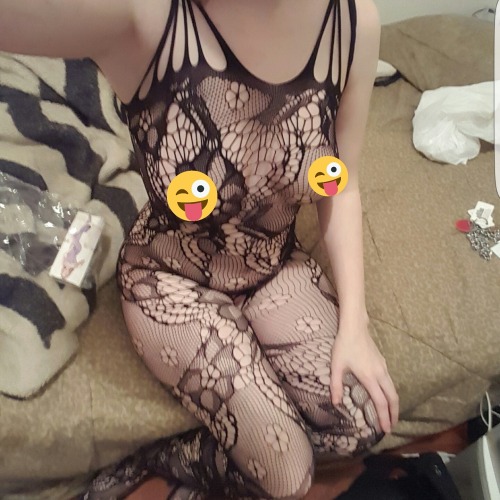 princesssammii:  Something new and definitely sexy 😏😏 reblog for more 😍😍