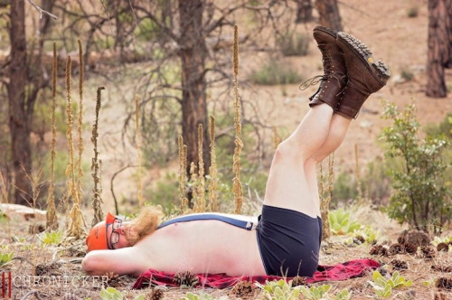 formerpunkqueen: anti-feminism-pro-equality: mymodernmet: Bearded Man Playfully Poses for Pin-Up C