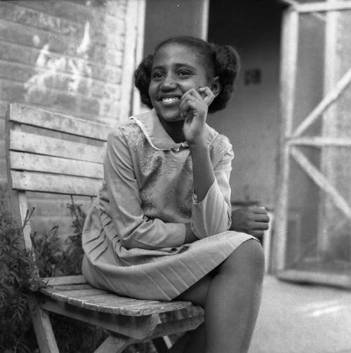 5centsapound: Abbas Habiballa (Sudan) Gorgeous portraits of the women of Sudan, friends and family o