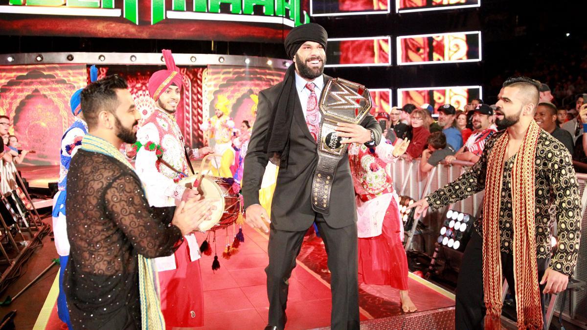 sassy-tripleh:  [ + Jinder Mahal &amp; his punjabi celebration ]