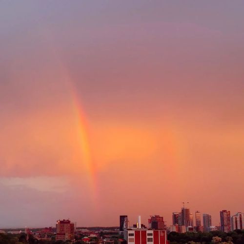 #MotherNature says #HappyPride❤️ . (at Prince Edward Viaduct) https://www.instagram.com/p/CemvOE6twS