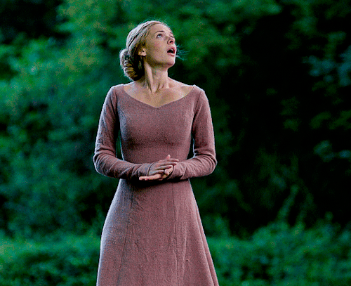 Rebecca Ferguson In "In Love With The King"THE WHITE QUEEN (2013)