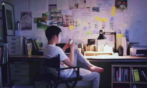 dorkyksoo:  exokmplanet: kyungsoo is me  Even after a few years, Kyungsoo still keeps the post-it no