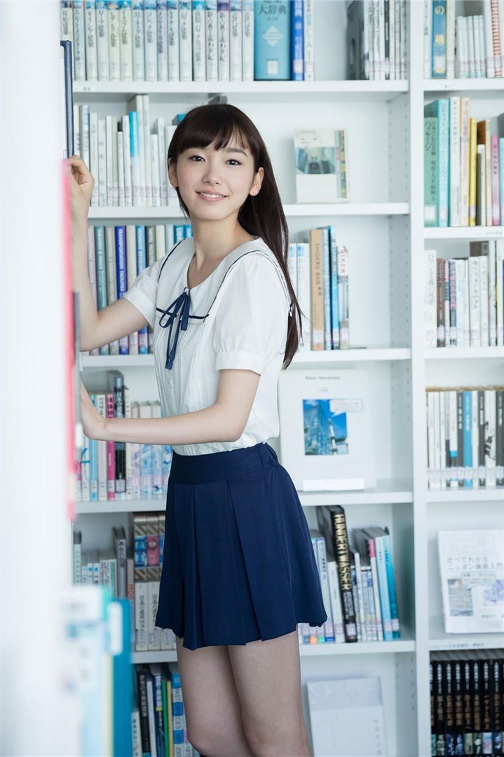 yoimachi:  飯豊まりえ