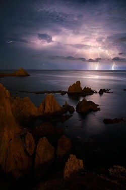 sundxwn:  Stormy Sirens by Frederico G. Maroto