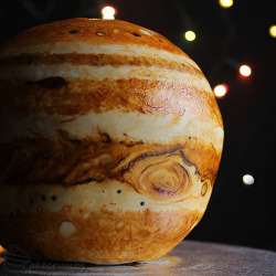 rcmclachlan:  buzzfeed:  This cake of Jupiter is not only beautiful, but also a scientifically accurate in it’s representation of the planet’s ice and rock core.    