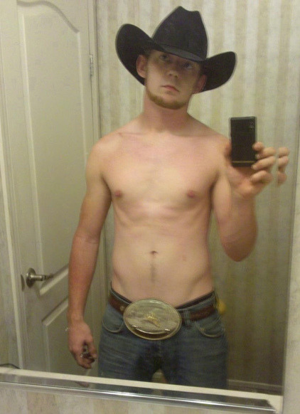 FOR MORE HOT MEN GO TO fklnfred.tumblr.com/