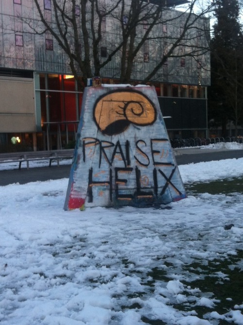 modernvampyresofthecity:  the engineers at my school have this cement block with an “E” on it that people like to vandalize (usually the Arts faculty spray paints an A over the E), but someone did THIS last night oh my god 