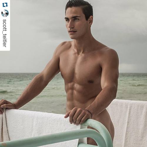 Full sexiness ahead! What a strikingly gorgeous photo. Alec is breathtaking. #Repost @scott_teitler