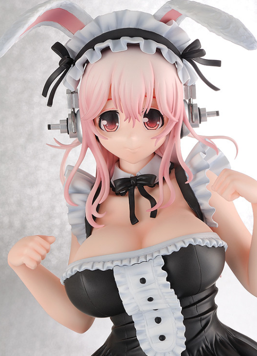 sweetfigures:FREEing PVC ¼ Scale ; Super Sonico from Nitro Super Sonic (Nitro すーぱーそに子)