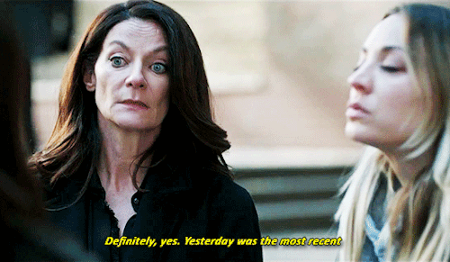 ladyofriverrun:You defend all those mob wives, why not her?