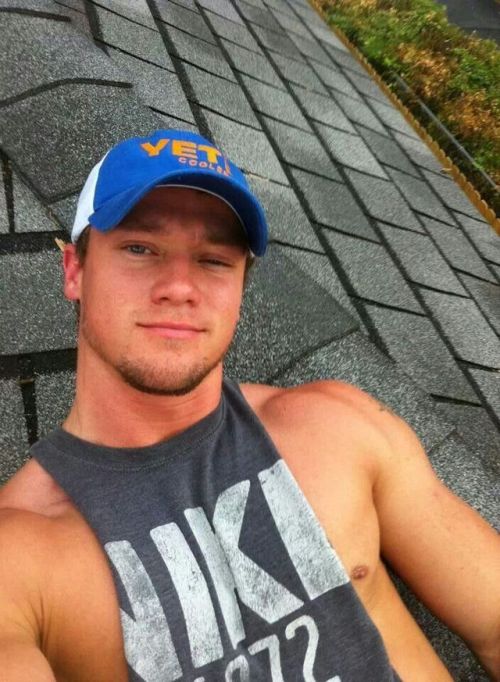 jockdays:  I follow back EVERYONE! Message me if I missed ya! ;) xx