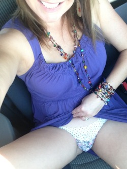 beautifuldreamer622:  Flashing in my husband’s truck!