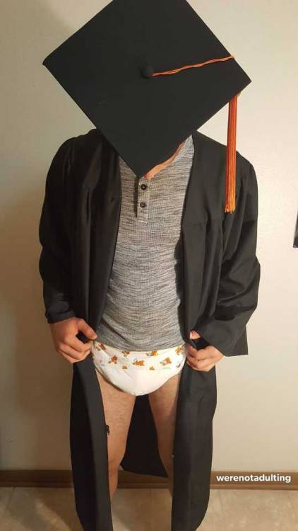 werenotadulting:  Finished with college, adult photos