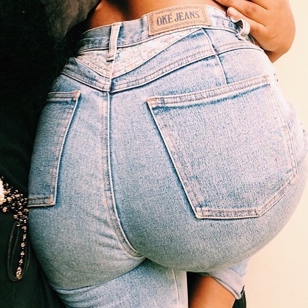 yungwavez:grandtheftporno:Fav jeans atm ✨  Bae af 