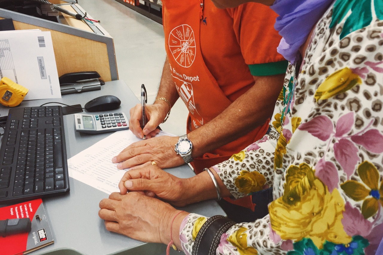 babbulicious:  Momma making sure she aint getting ripped off at Home Depot. Shoutouts