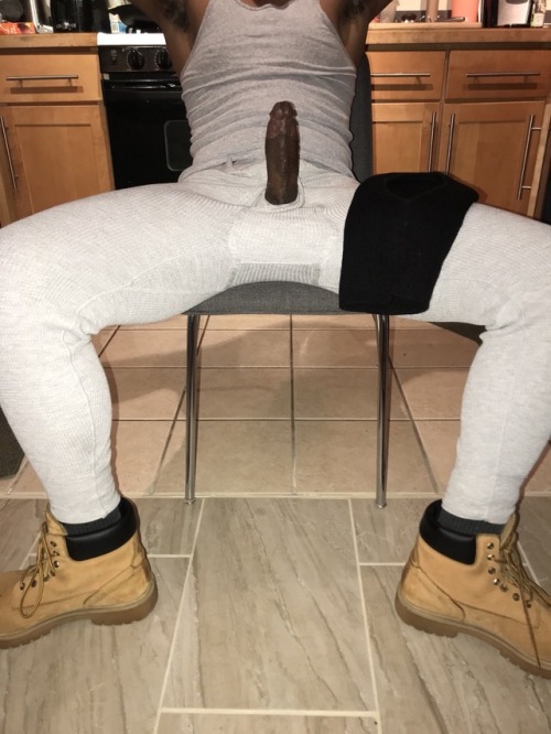 laidblcknchyll: fetish-freaq: black932: anthonyedwindiaz: ddelyon: Follow me please ddelyon thanks  