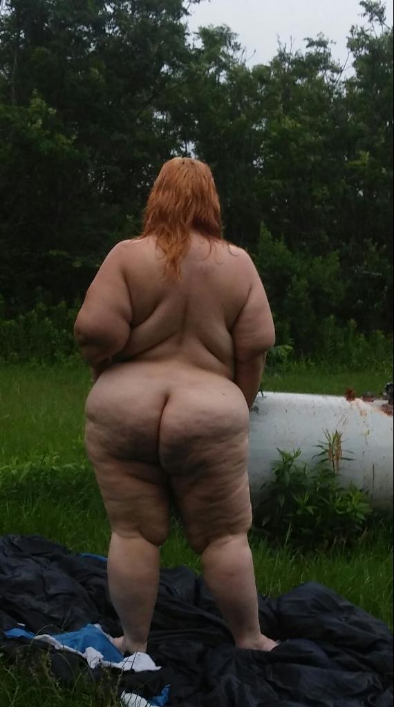 the1andonlyppleasure:  Angela playing in the rain in geogia. reblog if you like what