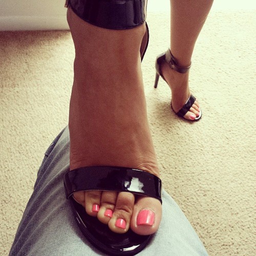 heelza: feeteverywhere10:@sexypies #footmodel #feetnation #footfetish #prettyfeet #pedicure #lovefee