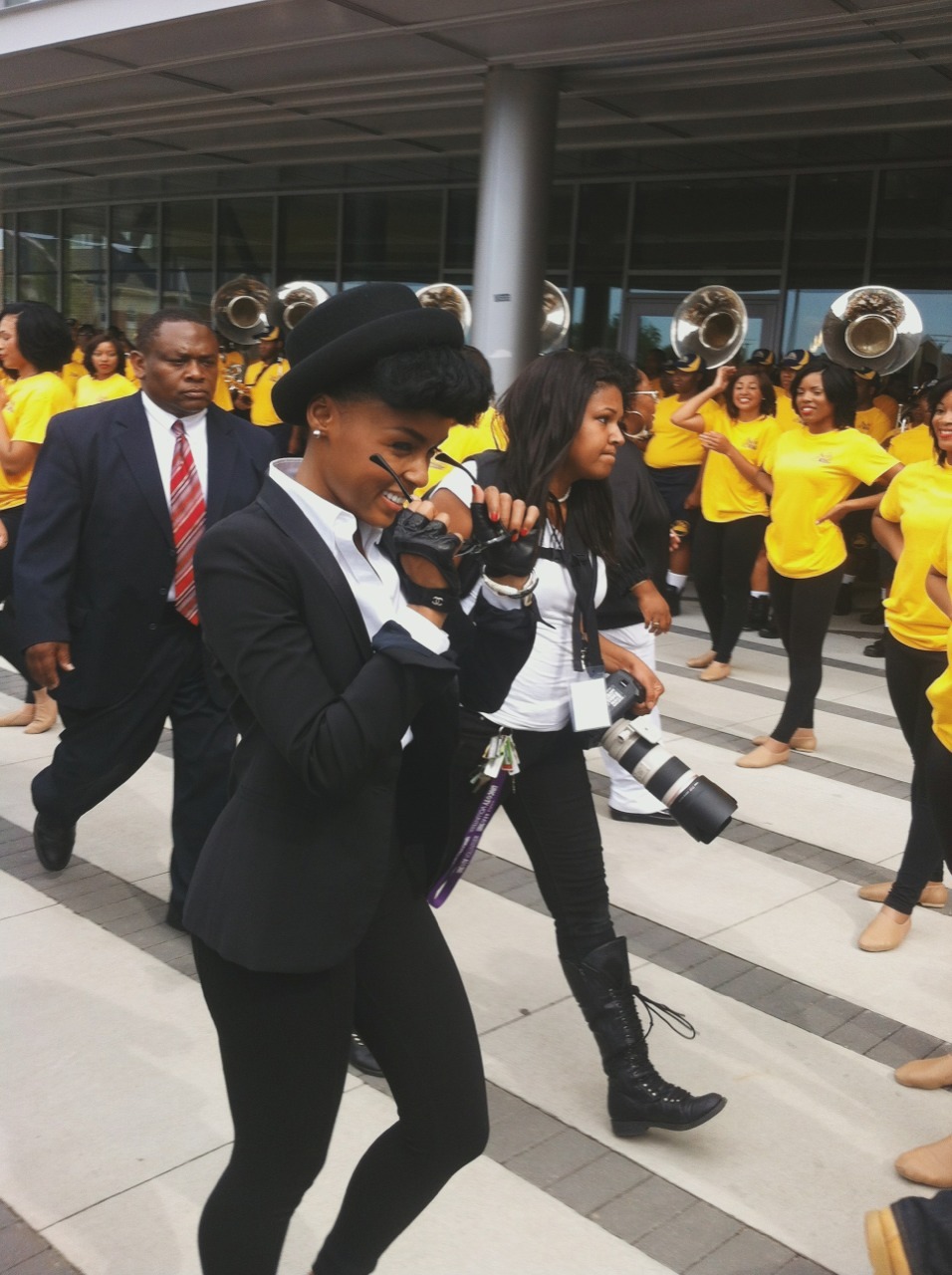 brownglucose:goldenafrodite:Janelle Monáe visited my school today &amp; our