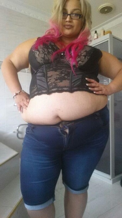 http://supersizebbw.tumblr.com/post/88546457222