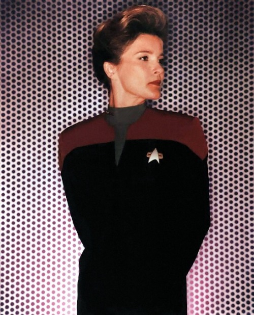 trekcore: Captain Kathryn Janeway