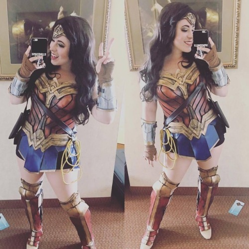 It’s #WonderWomanWednesday! Cheers!____ ______ #wonderwoman #wonderwomancosplay #cosplay #ga