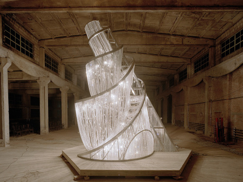 artmastered:Ai Weiwei, Fountain of Light, 2007, steel, wood and glass crystals, [no dimensions], Lis