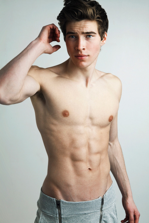 XXX iheefz:  strangeforeignbeauty:  Trey Baxter photo