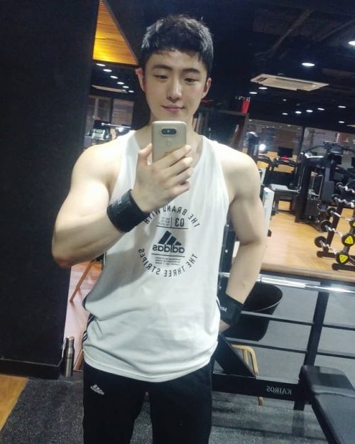 leadingmovies: Korean Handsome boy!! Love him… IG:  @marco_mx17 Like and reblog to update more ….tha