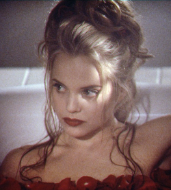 yourdarlinglolita:  American Beauty, 1999