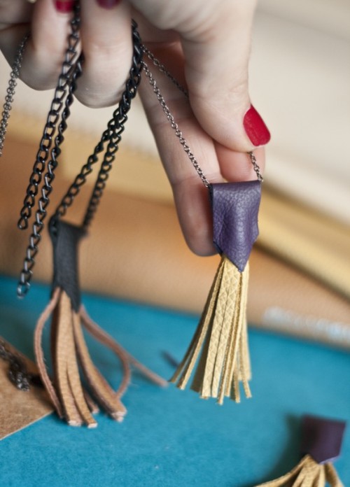 DIY Leather Tassel Necklace Tutorial from Sokeen.This is a different take on the tassel necklace I’v