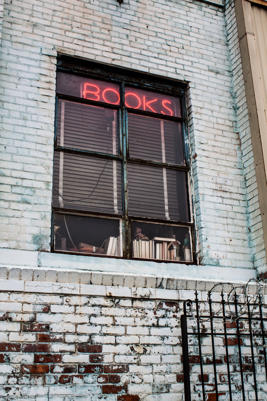 amberlynphotography:  bookstore, detroit // amberlyn photography 