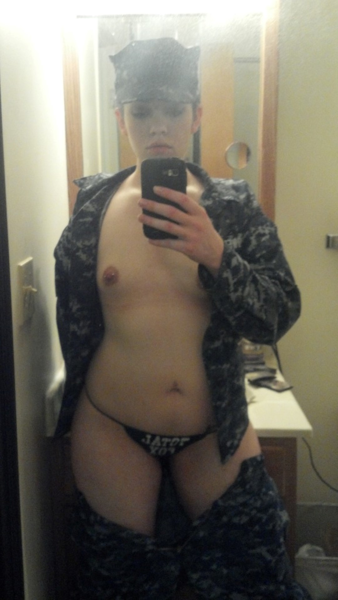 mymarinemindpart2:  super sexy military women pt 2 