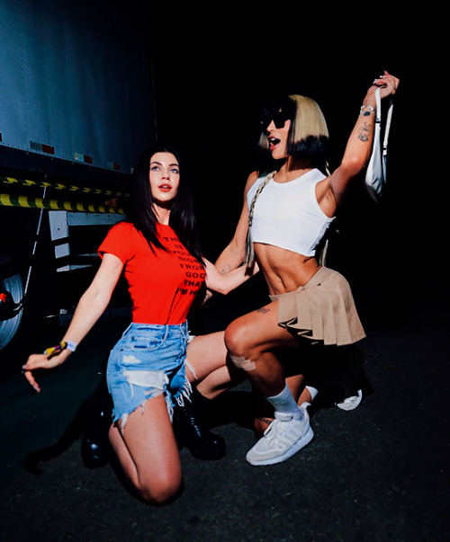 braziliansource:Pabllo Vittar and Marina Diamandis backstage at Lollapalooza Brasil 2022