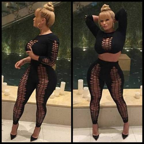 kornbredfed:K O R N B R E D F E D | A M I E @amazinamie @amazinamie  #thickestonig #kornbredfedgirl #Thickaf #thickerthanasnicker #pawg