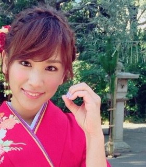 もうイヤらしい手にしか見えないから、病気ですね。