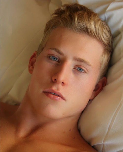 handsomeandblonde:  Jacopo Bongiorno