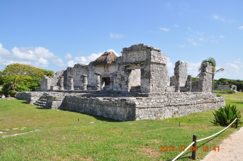 Ruins of Tulum (Mexico).Located on 12-metre tall cliffs in the state of Quintana Roo, Tulumreached i